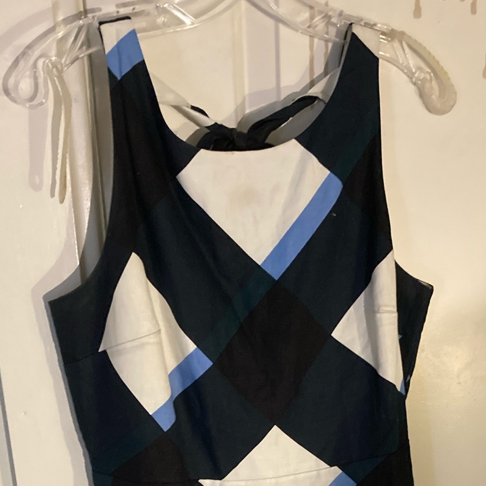 Adorable linen dress with cute tie back